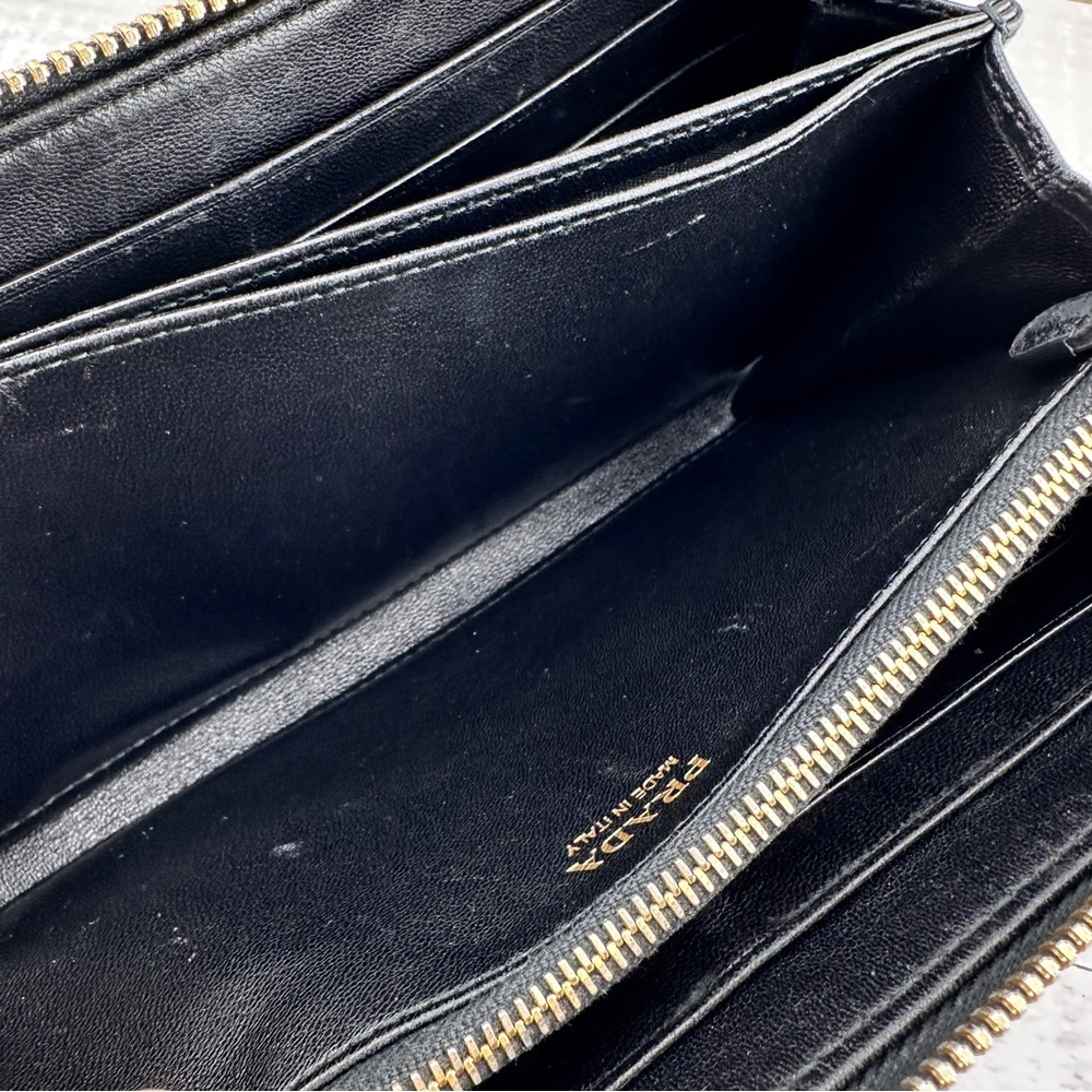 AUTHENTIC Prada Zip Around wallet. Bow details. Black. - Picture 9 of 16